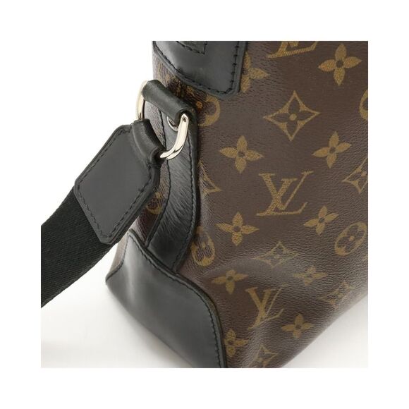 Pre Loved Bottega Veneta Louis Vuitton Discovery PM Crossbody Bag Monogram - Picture 4 of 8